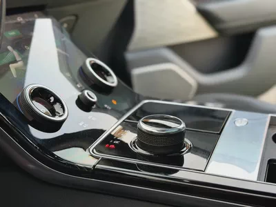 Land Rover Range Rover Velar R-Dynamic SE 2020 | GCC Specs | Low Mileage-11