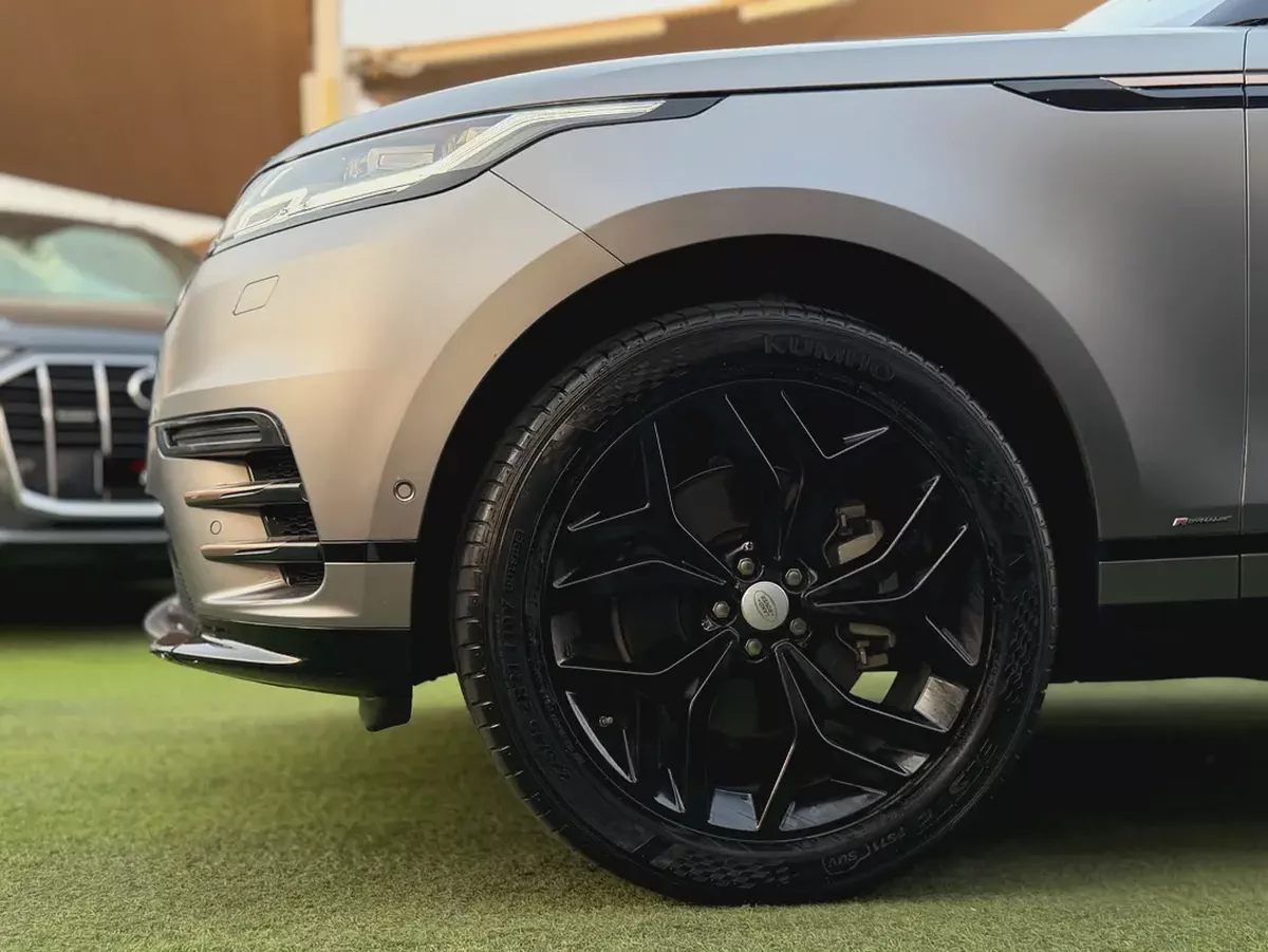 Land Rover Range Rover Velar R-Dynamic SE 2020 | GCC Specs | Low Mileage-6-6