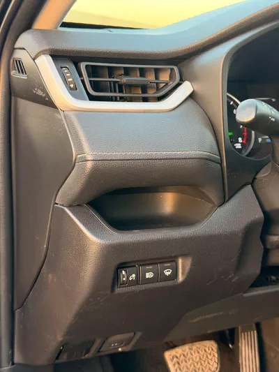 Toyota RAV4 LE RAV4 2.5L sunroof, leather seats, push start 2021-16