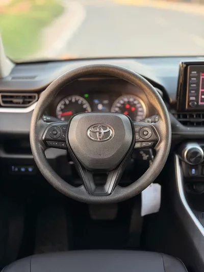 Toyota RAV4 LE RAV4 2.5L sunroof, leather seats, push start 2021-8