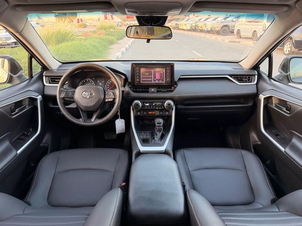 Toyota RAV4 LE RAV4 2.5L sunroof, leather seats, push start 2021-9-0