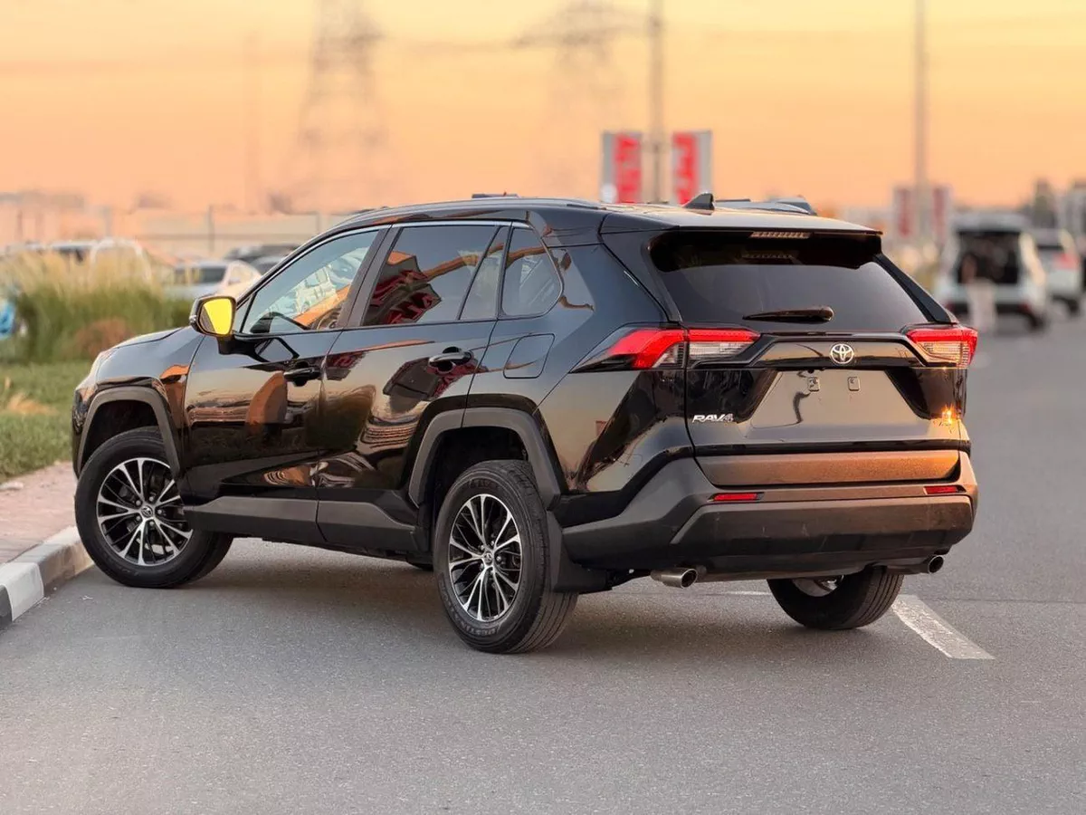 Toyota RAV4 LE RAV4 2.5L sunroof, leather seats, push start 2021-2-0