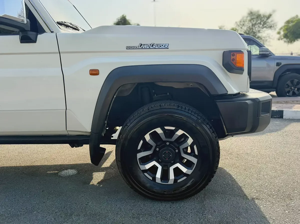 2024 Toyota Land Cruiser 76 Lx Hardtop double Cabin in GCC Specs-5-5