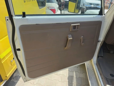 Toyota Land Cruiser 2019, GCC Specs - Reliable and Ready for Adventure!-6