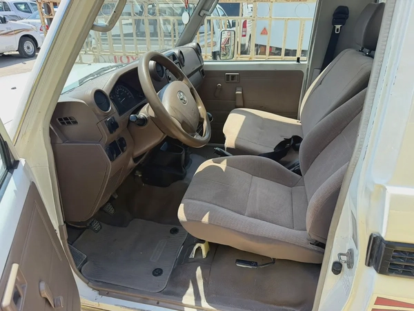 Toyota Land Cruiser 2019, GCC Specs - Reliable and Ready for Adventure!