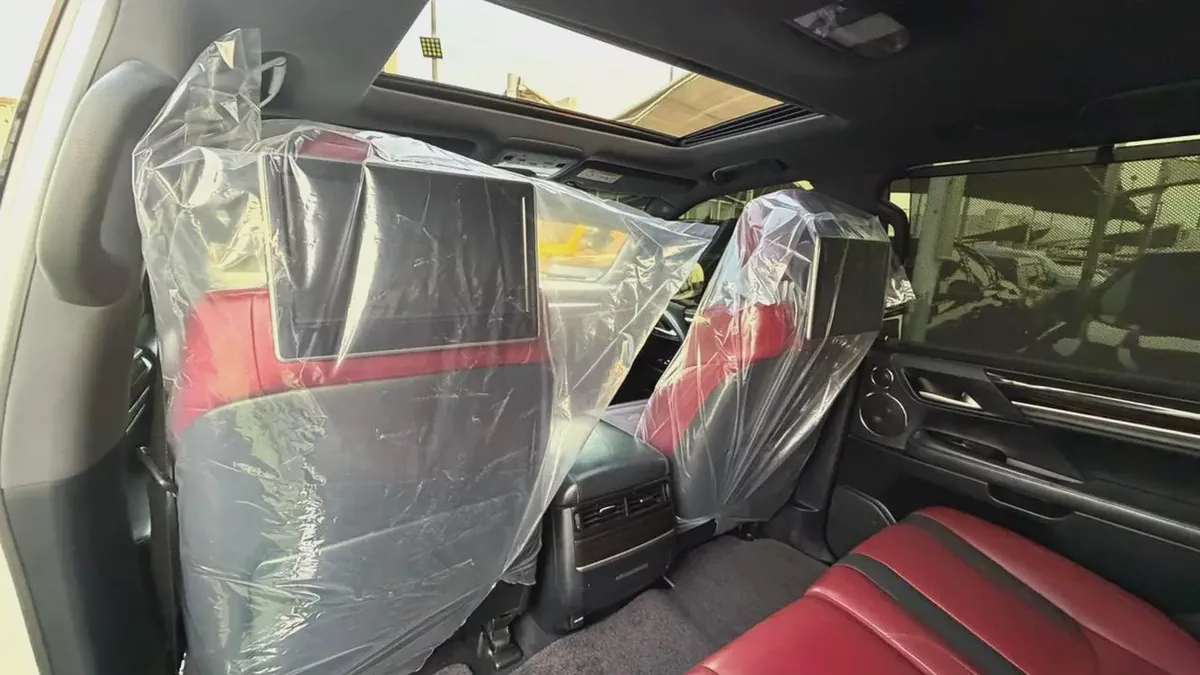 LEXUS LX570 signature 2019 | Gcc specs | Original paint-14-14
