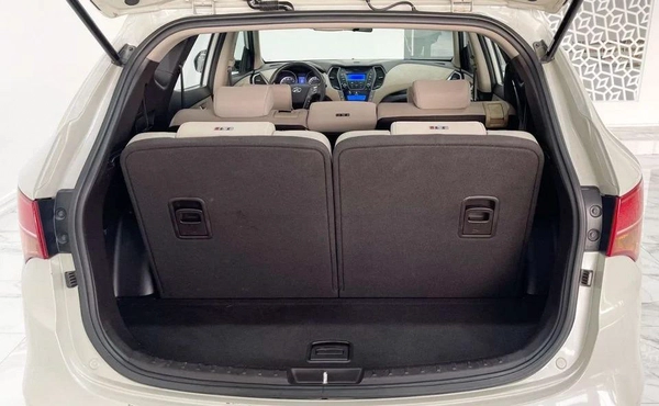 Hyundai Santa Fe GLS 3.3L-6CYL GCC SPECIFICATION