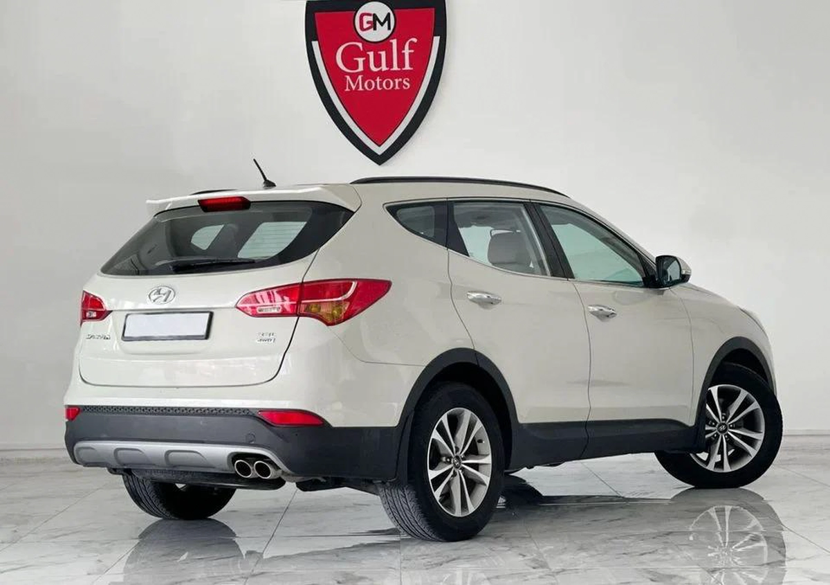 Hyundai Santa Fe GLS 3.3L-6CYL GCC SPECIFICATION-10-10