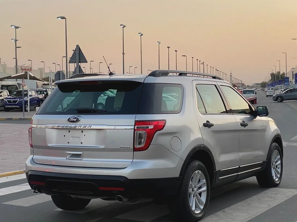 Ford Explorer XL 2014 GCC Specs - Reliable Family SUV