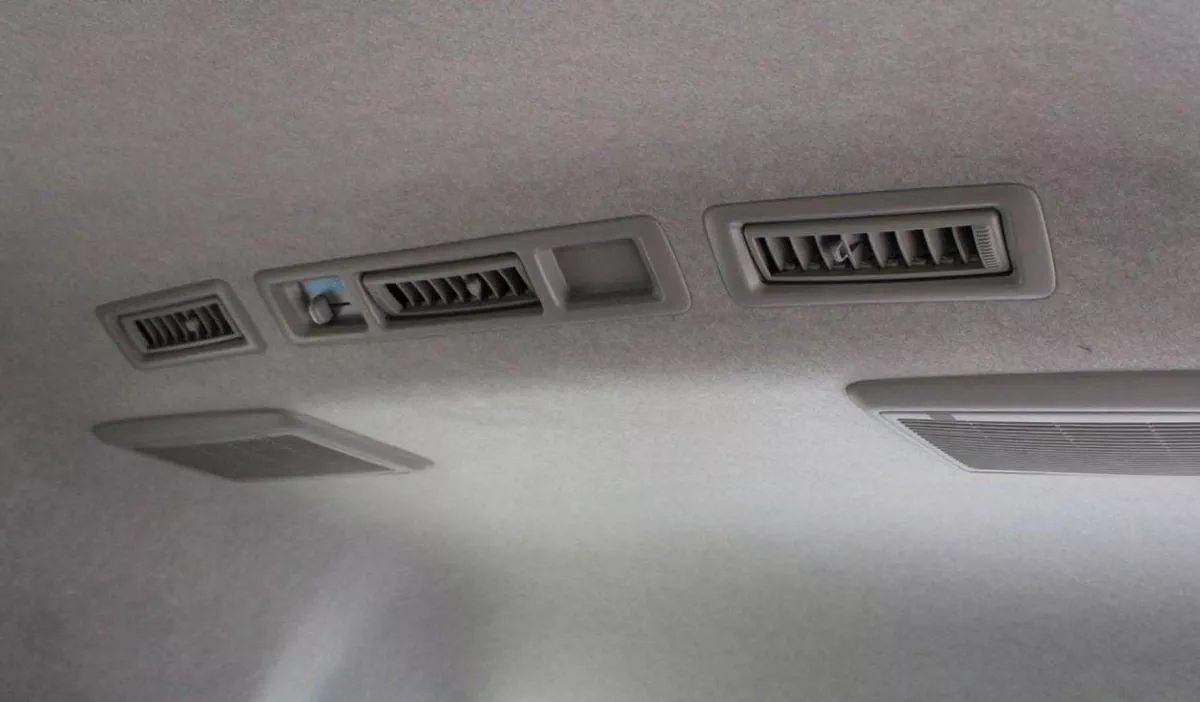Toyota Hiace DLS - STD ROOF Toyota Hiace 2.5L High Roof Diesel old ship 2024-17-0