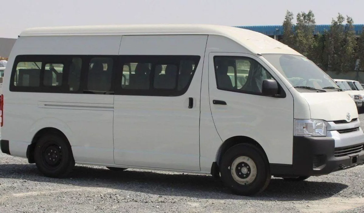 Toyota Hiace DLS - STD ROOF Toyota Hiace 2.5L High Roof Diesel old ship 2024-1-0