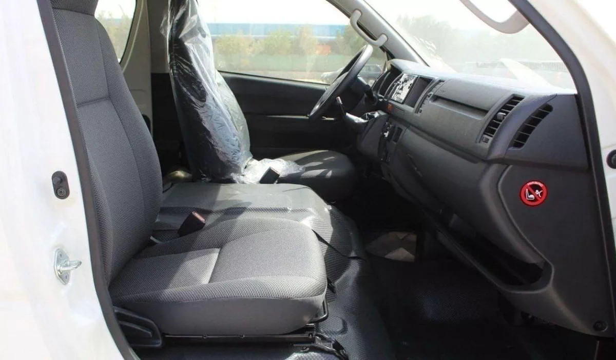 Toyota Hiace DLS - STD ROOF Toyota Hiace 2.5L High Roof Diesel old ship 2024-7-0
