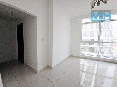 Majestic Tower, Business Bay, Dubai-10
