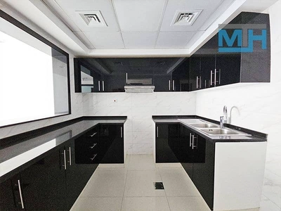 Majestic Tower, Business Bay, Dubai-12