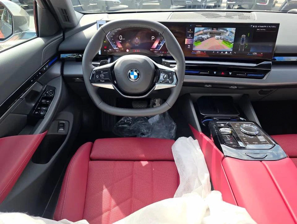 BMW 520i Under Warranty and Service 2026 GCC - AED 230,000-11-11