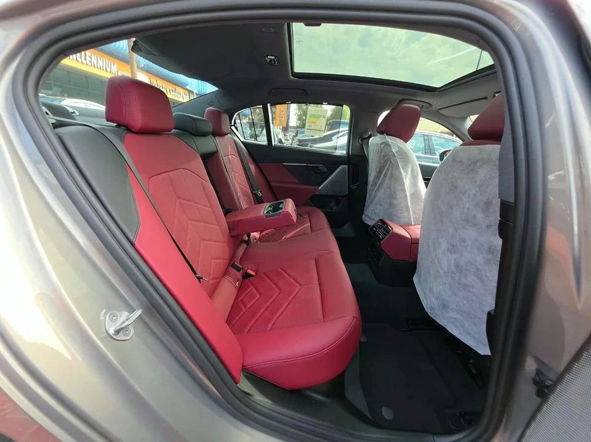 BMW 520i Under Warranty and Service 2026 GCC - AED 230,000-5-5