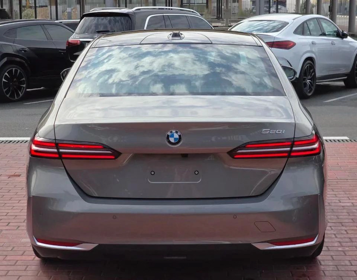 BMW 520i Under Warranty and Service 2026 GCC - AED 230,000-13-13