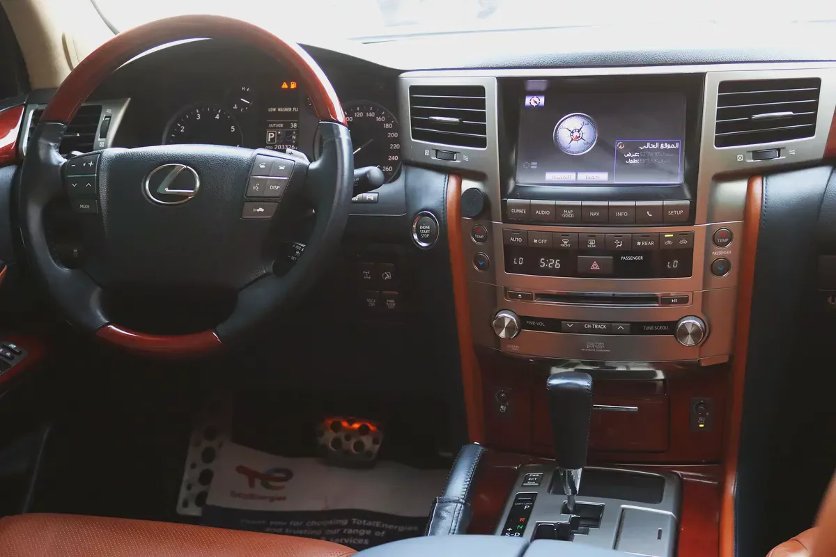 LEXUS LX570 2014 GCC Full Option-15-15