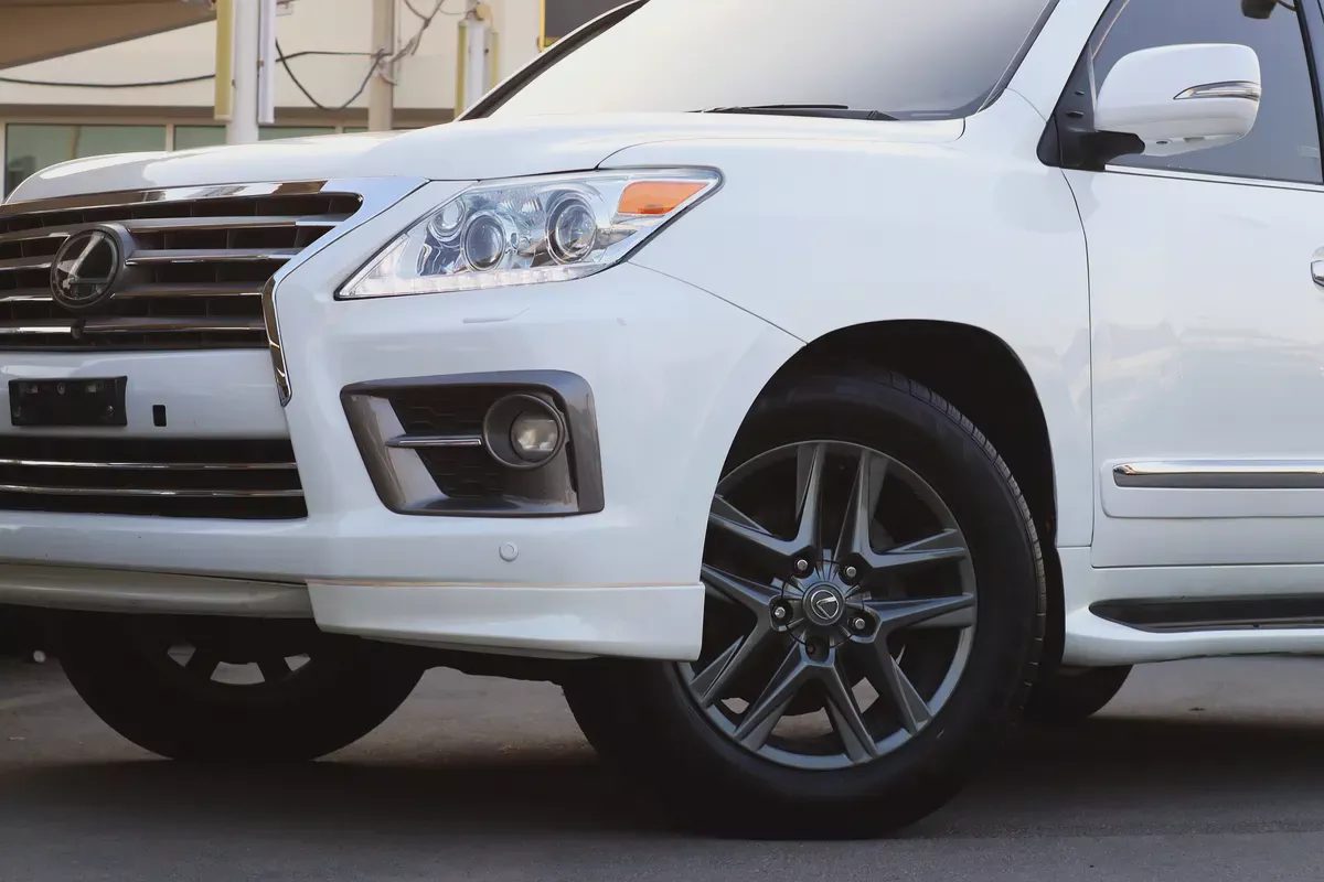 LEXUS LX570 2014 GCC Full Option-8-8