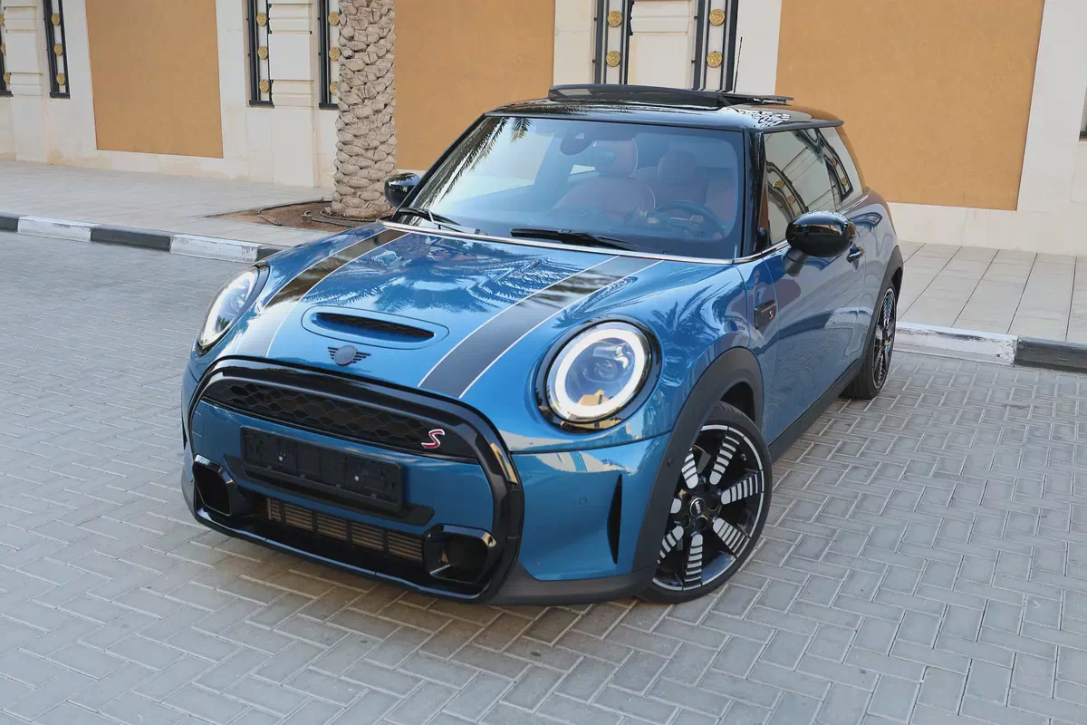 MINI COOPER S - GCC SPECS - UNDER WARRANTY / SERVICE CONTRACT - ACCIDENT FREE - FULL SERVICE HISTORY