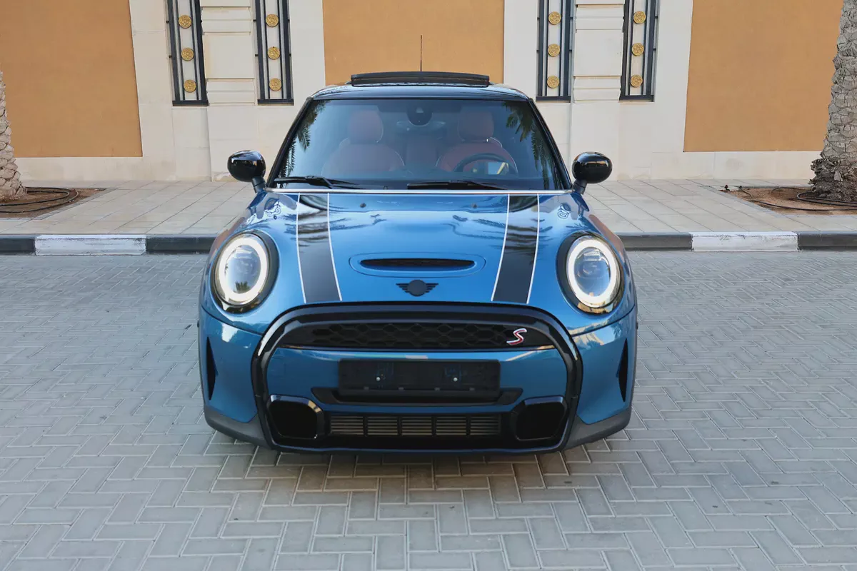MINI COOPER S - GCC SPECS - UNDER WARRANTY / SERVICE CONTRACT - ACCIDENT FREE - FULL SERVICE HISTORY-4-4