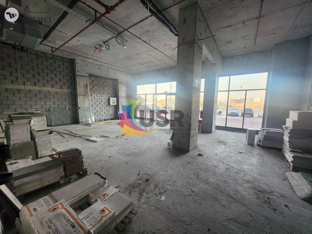SPACIOUS AND READY FOR RENT SHOP FOR 311K-2-2