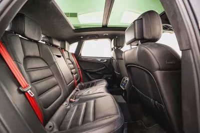 AED 2451 PM | PORSCHE MACAN TURBO 2017 | PARTIAL AGENCY HISTORY | PRISTINE CONDITION | GCC-18
