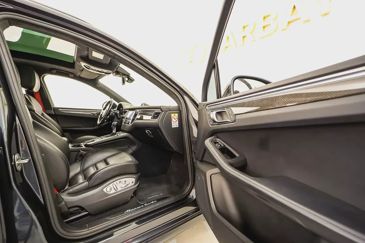 AED 2451 PM | PORSCHE MACAN TURBO 2017 | PARTIAL AGENCY HISTORY | PRISTINE CONDITION | GCC-13-13