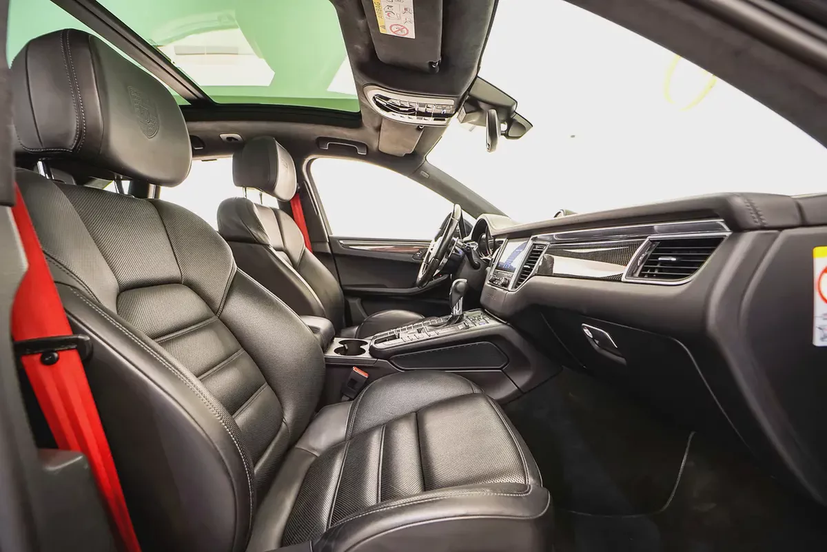 AED 2451 PM | PORSCHE MACAN TURBO 2017 | PARTIAL AGENCY HISTORY | PRISTINE CONDITION | GCC-14-14