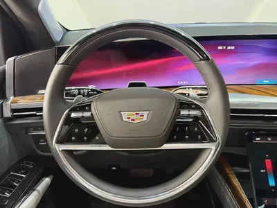 2026 - Cadillac Escalade  Sport Platinum - V8 Prestige Condition-14