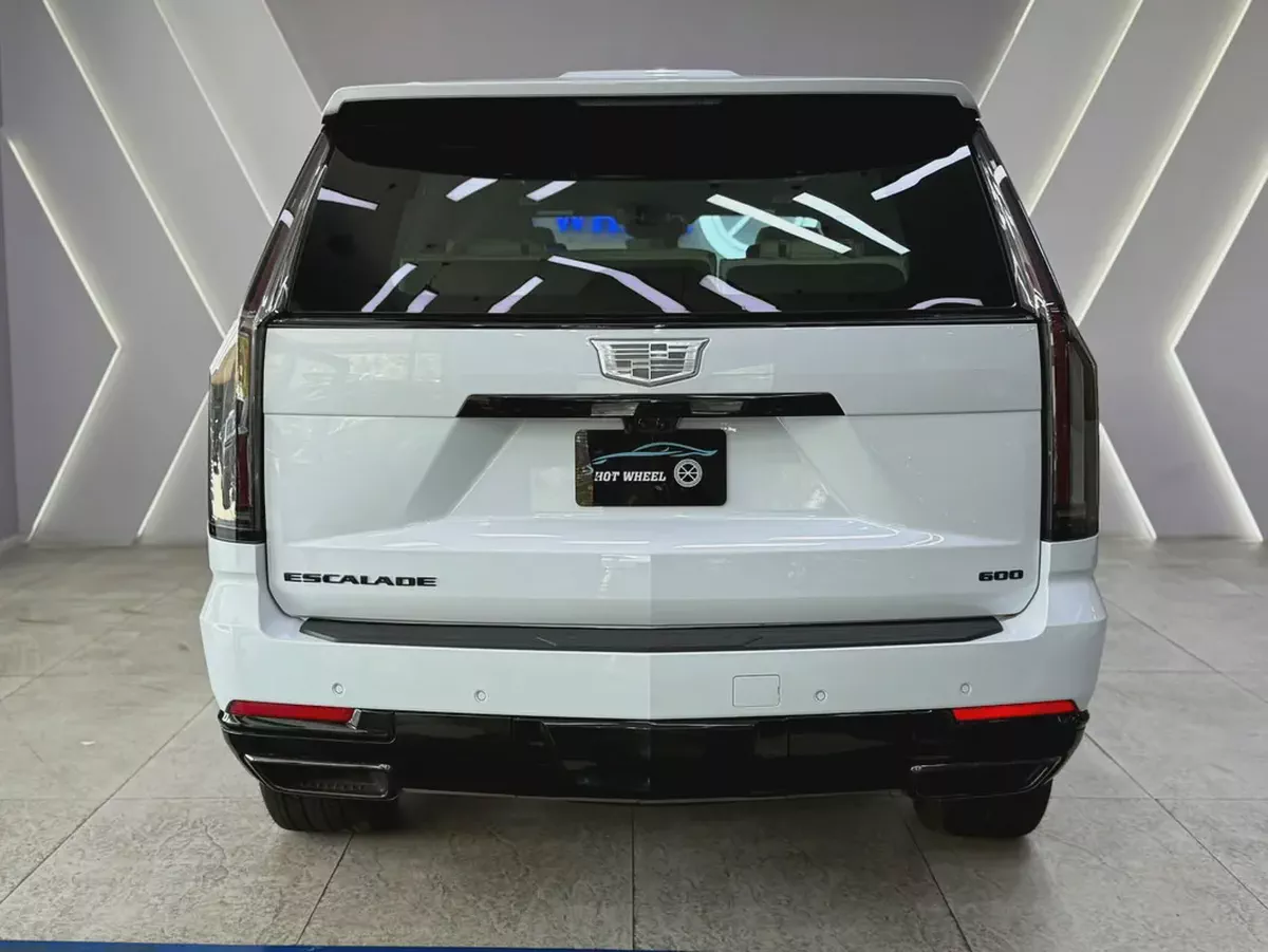 2026 - Cadillac Escalade  Sport Platinum - V8 Prestige Condition-3-3