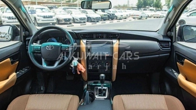 Toyota Fortuner Toyota Fortuner 2.7L Petrol 4V 4*2 MY2024-18