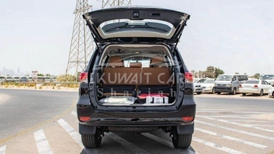 Toyota Fortuner Toyota Fortuner 2.7L Petrol 4V 4*2 MY2024-6