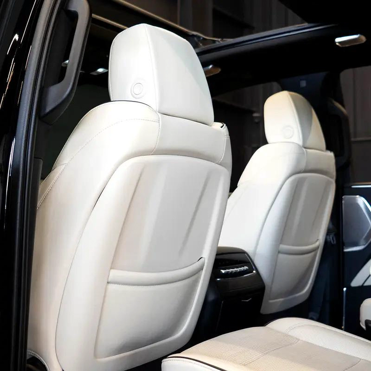 AED 4,024 P.M • 0% Downpayment • Cadillac Escalade Premium Luxury Platinum • 1 Year Warranty-3-3