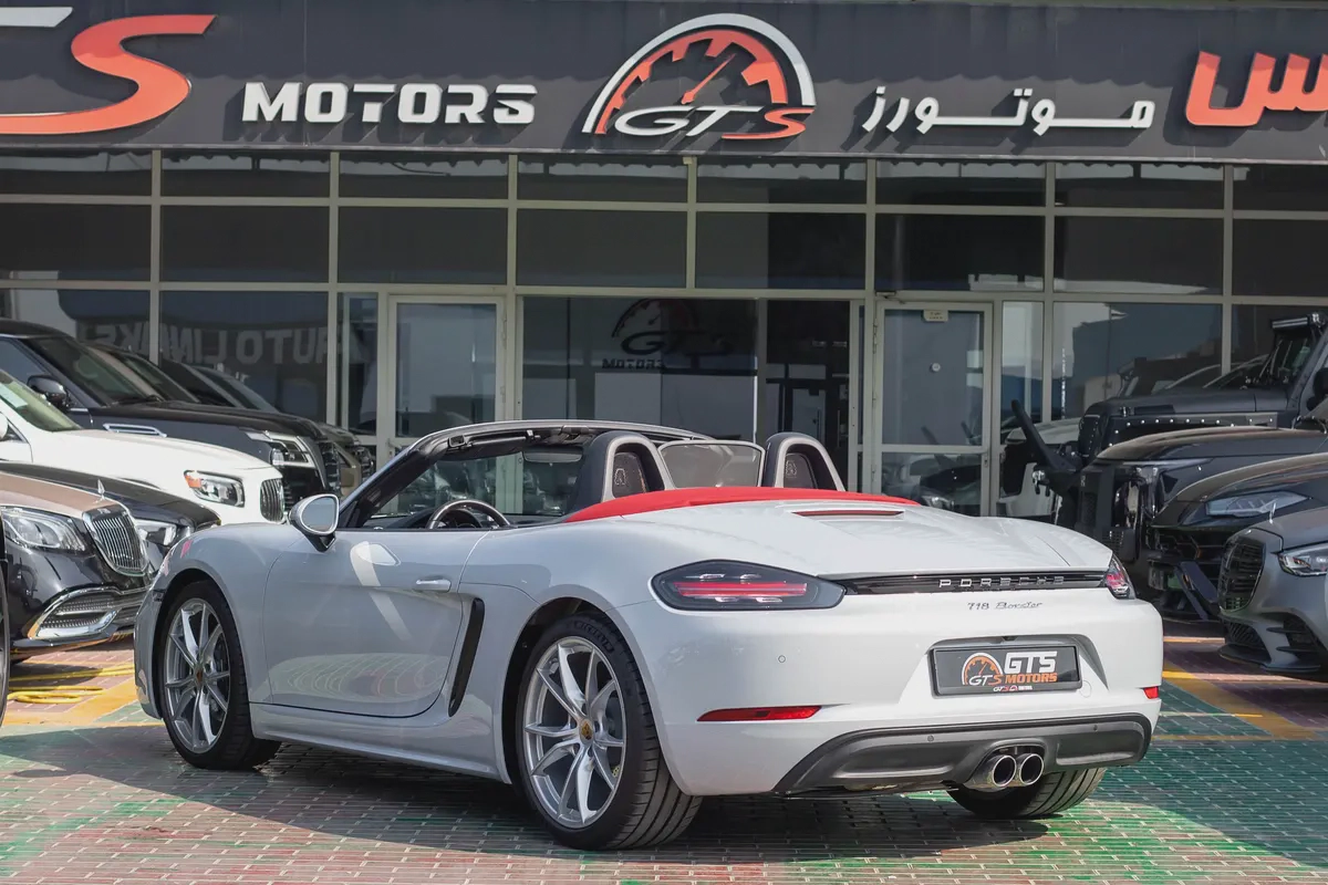 Brand New Porsche 718 Boxster 2024 | GCC |Only 500 KM