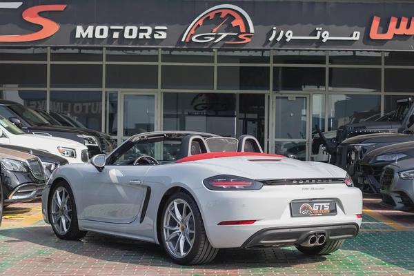 Brand New Porsche 718 Boxster 2024 | GCC |Only 500 KM