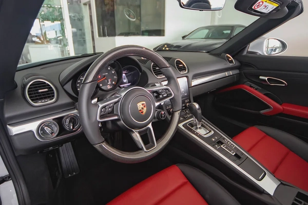 Brand New Porsche 718 Boxster 2024 | GCC |Only 500 KM