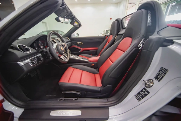 Brand New Porsche 718 Boxster 2024 | GCC |Only 500 KM