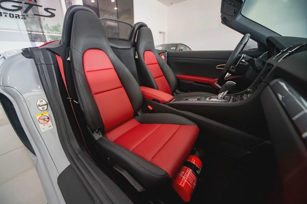Brand New Porsche 718 Boxster 2024 | GCC |Only 500 KM