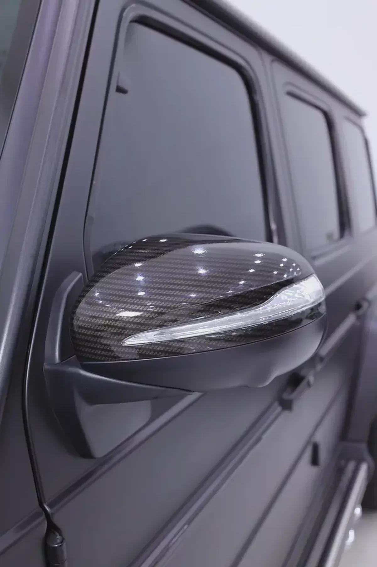 G63 NIGHT PACKAGE + CARBON EXTERIOR-5-5
