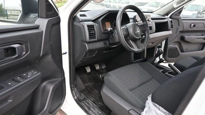 Mitsubishi L200 Mitsubishi L200 2.4L Diesel MT MY2024-9