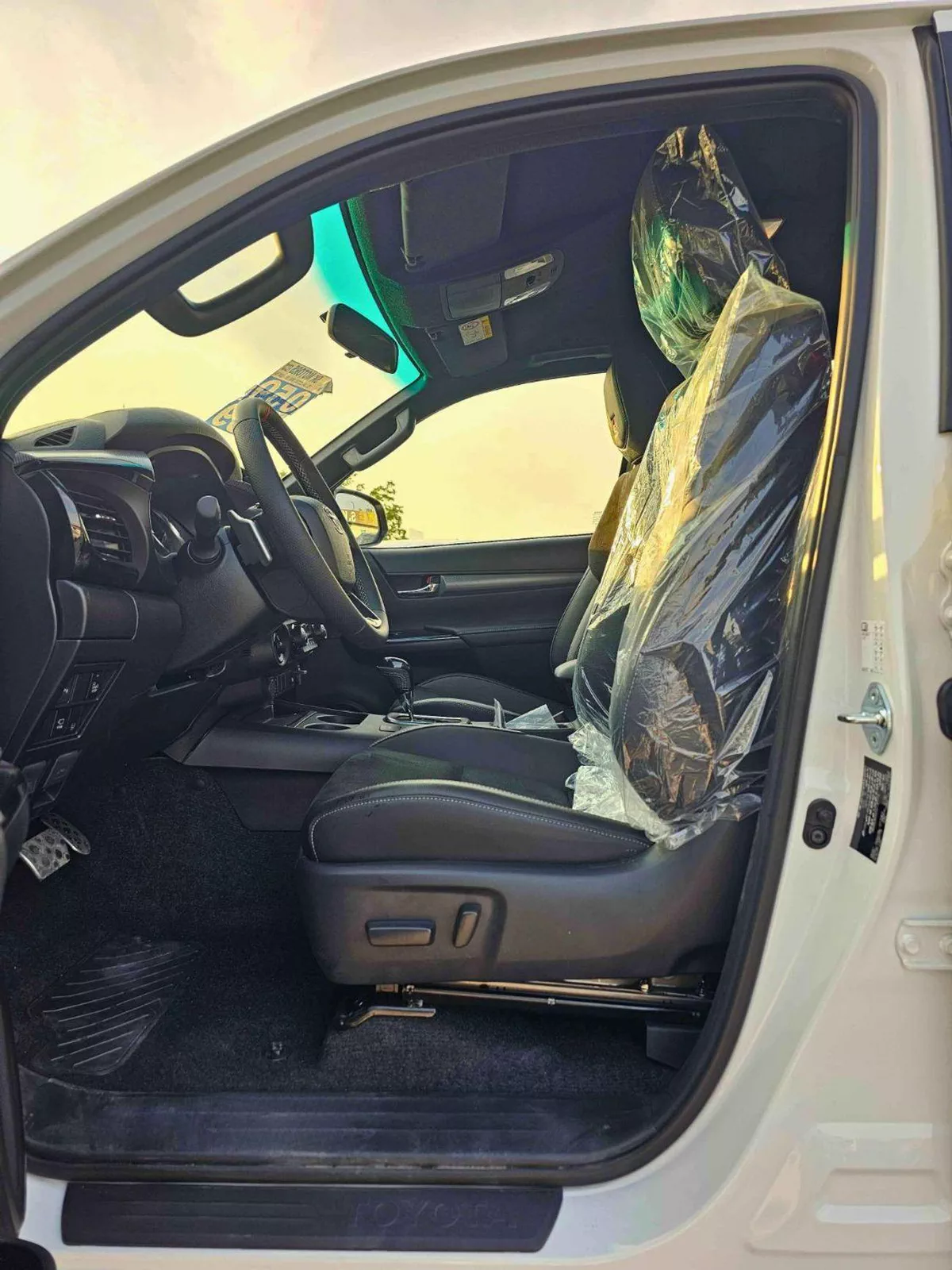 Toyota Hilux GR SPORT | 4.0L V6 PETROL | BLIND SPOT | OVER FNDER+WIDE BODY | 360 САМ | DIFF LOCK | CODE # H4GRY-5-0