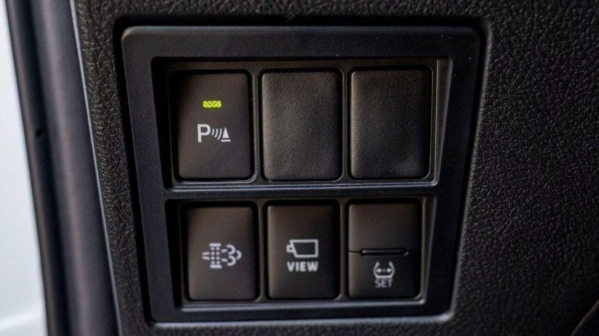 Toyota Hilux ADVENTURE Toyota hilux adventure diesel 2.8L 2024 for export only-16-0