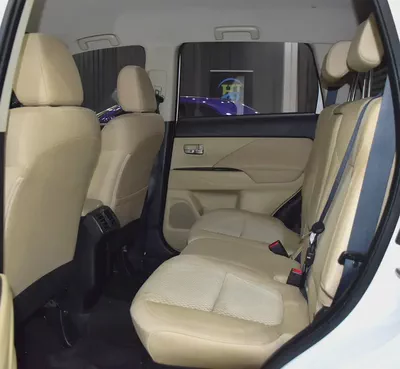 AED 872 EMi at 0% DP | Mitsubishi Outlander 4WD ( 2021 Model ) in White Color GCC Specs-15