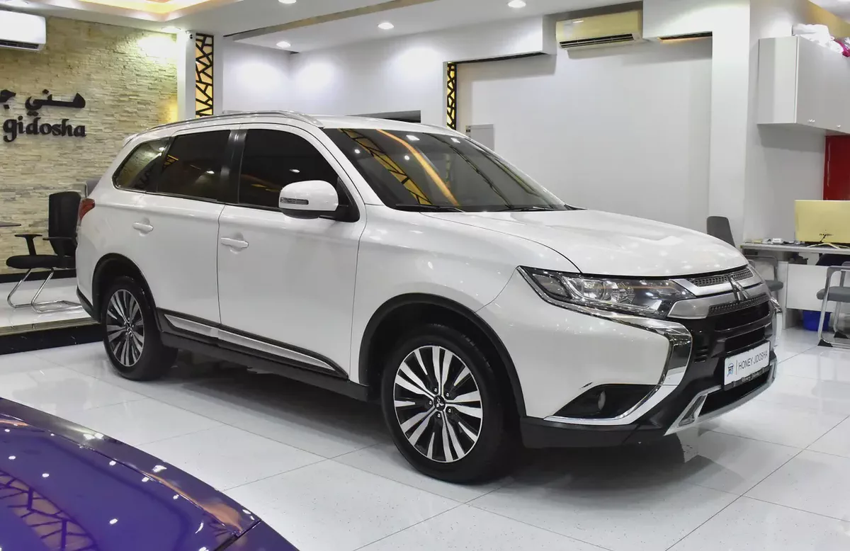 AED 872 EMi at 0% DP | Mitsubishi Outlander 4WD ( 2021 Model ) in White Color GCC Specs-2-2