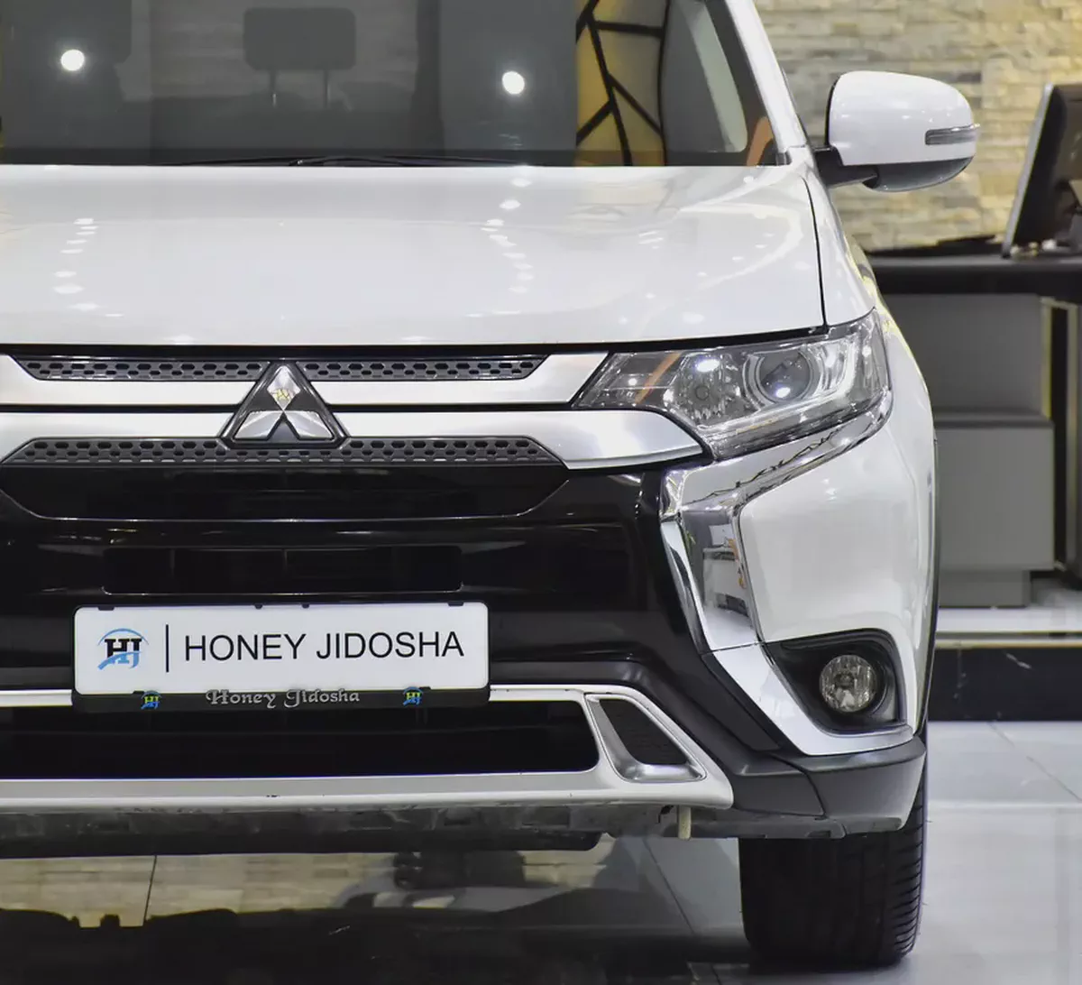 AED 872 EMi at 0% DP | Mitsubishi Outlander 4WD ( 2021 Model ) in White Color GCC Specs-3-3