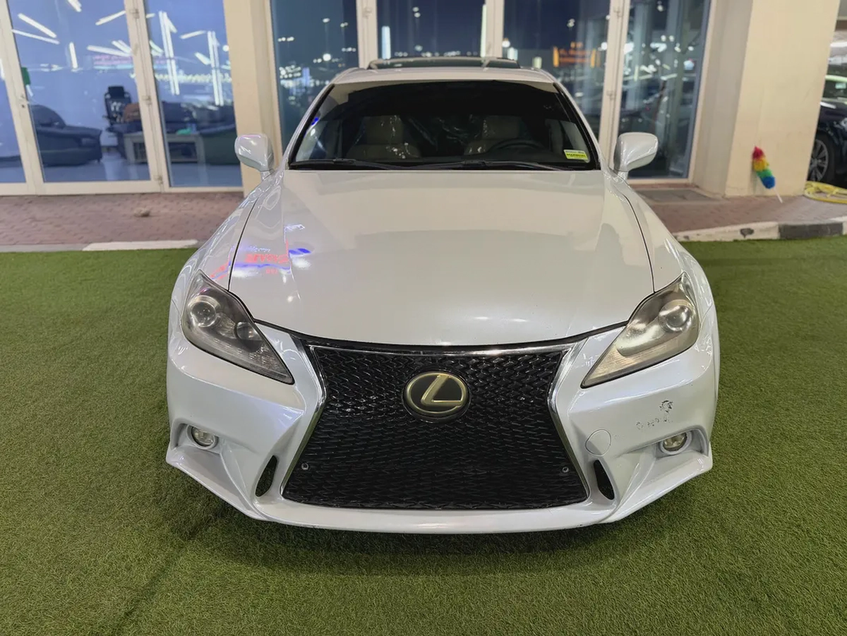 Lexus IS 300 -2008- GCC- FREE ACCIDENT - FULL OPTIONS—EXCELLENT CONDITIONS