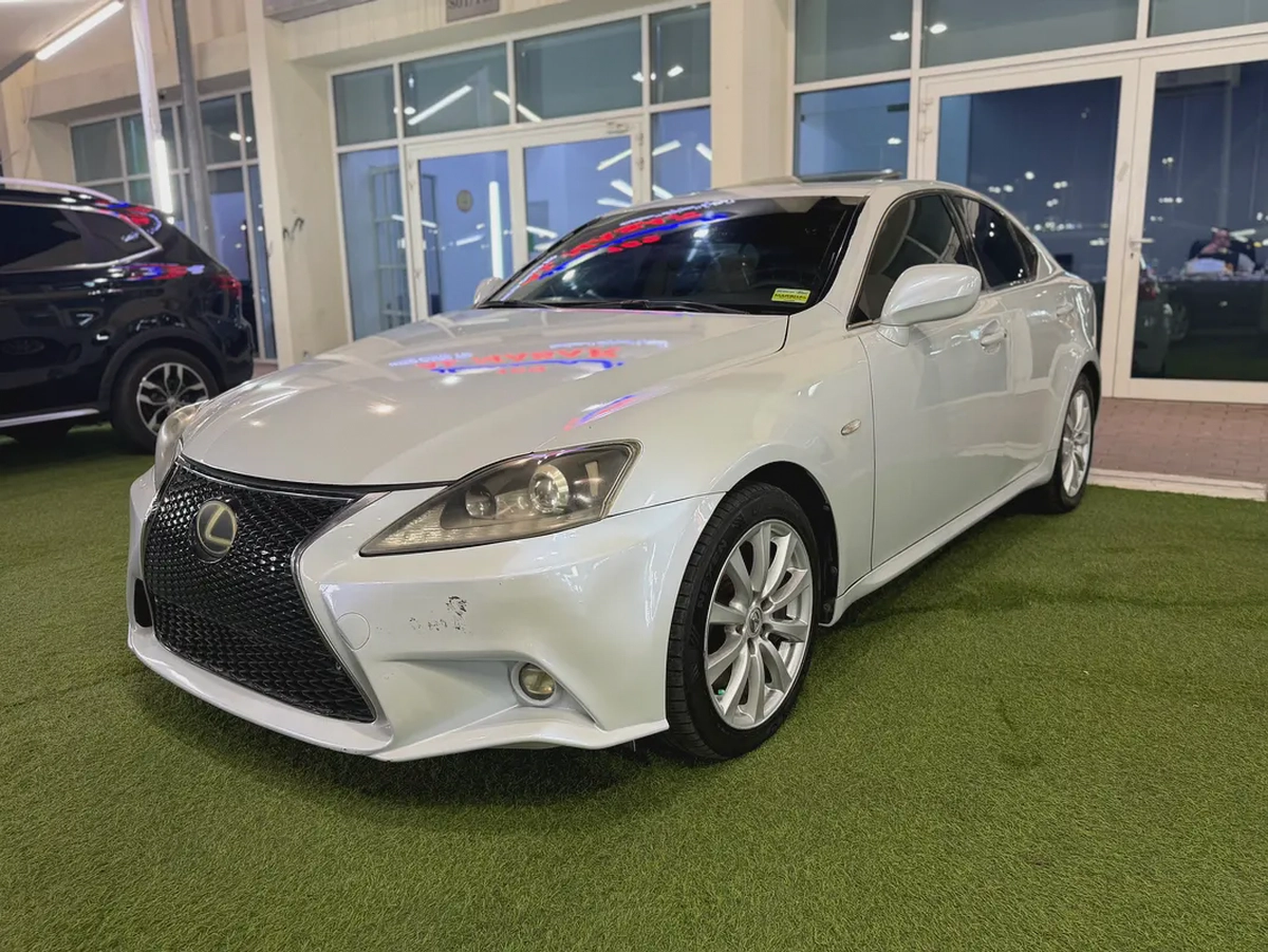 Lexus IS 300 -2008- GCC- FREE ACCIDENT - FULL OPTIONS—EXCELLENT CONDITIONS