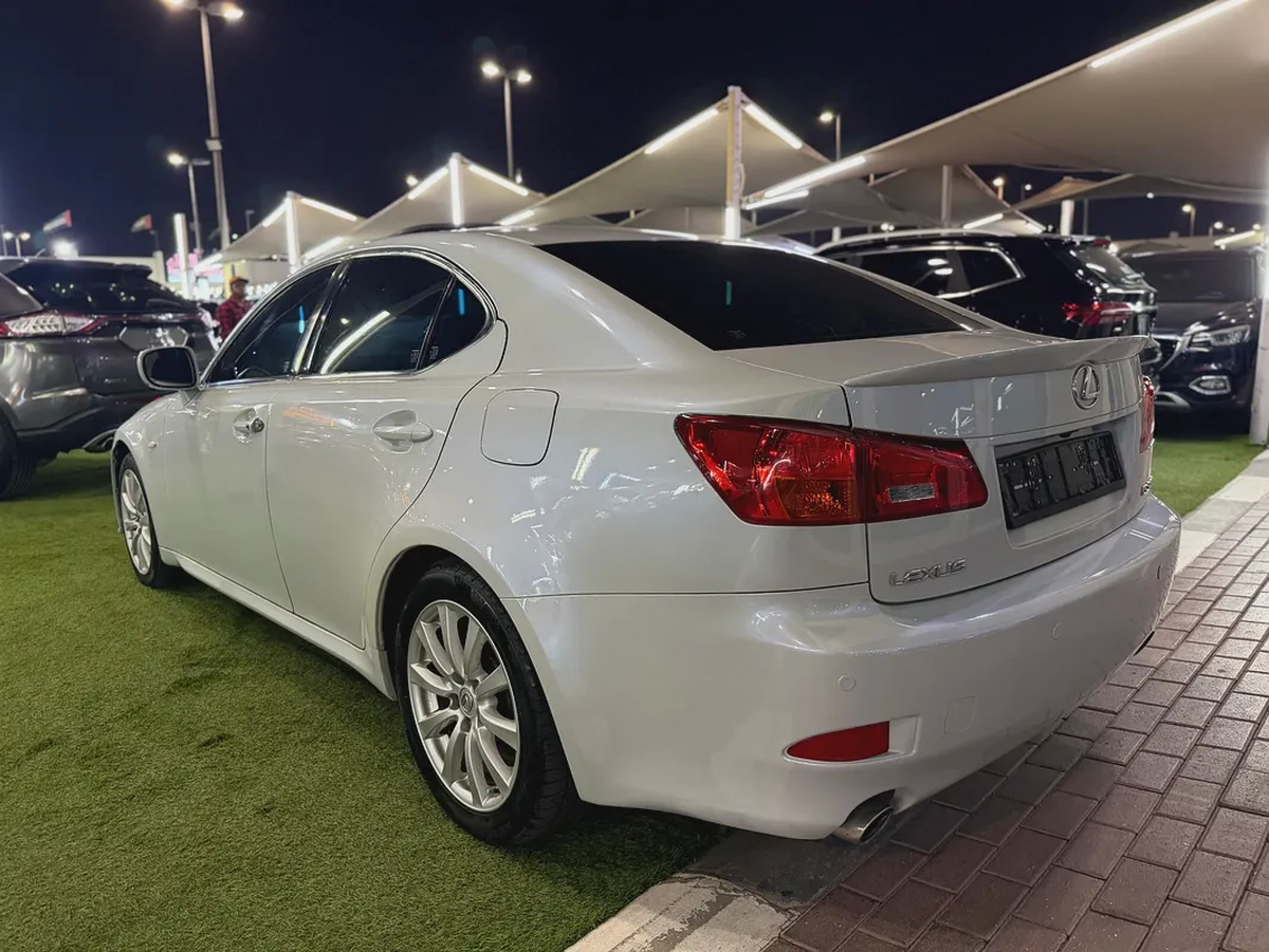 Lexus IS 300 -2008- GCC- FREE ACCIDENT - FULL OPTIONS—EXCELLENT CONDITIONS