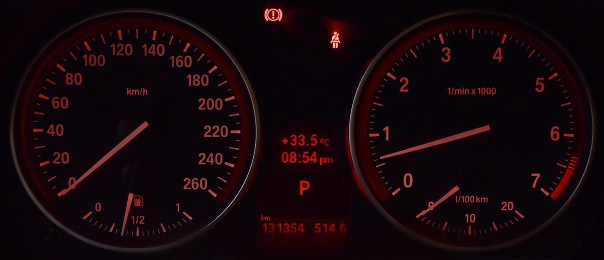 BMW X1 sDrive18i ( 2015 Model ) in Blue Color! GCC Specs